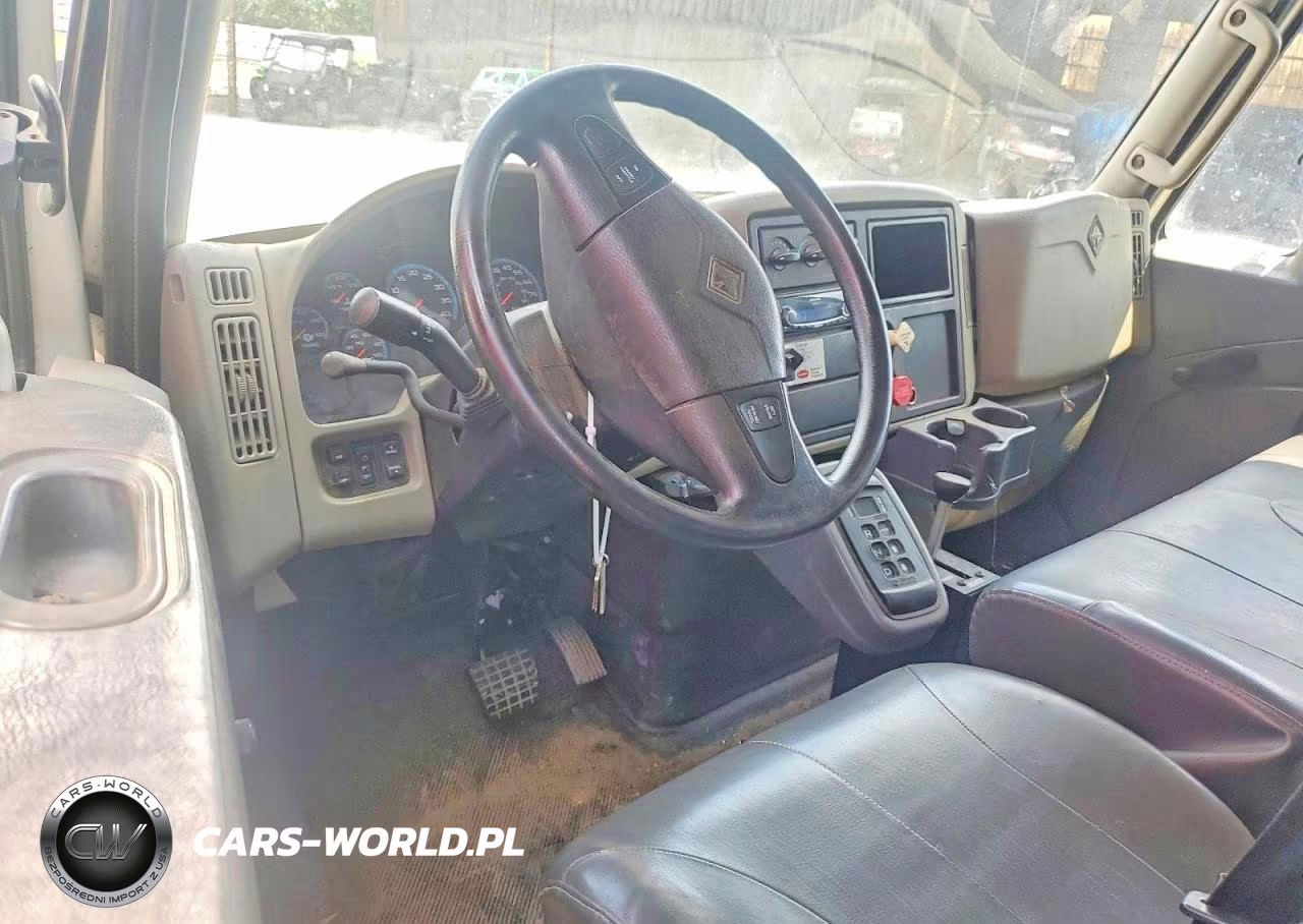 2011 International 4000 4400 - Bucket Truck VIN:1HTMKAAR4BH389246 - 8