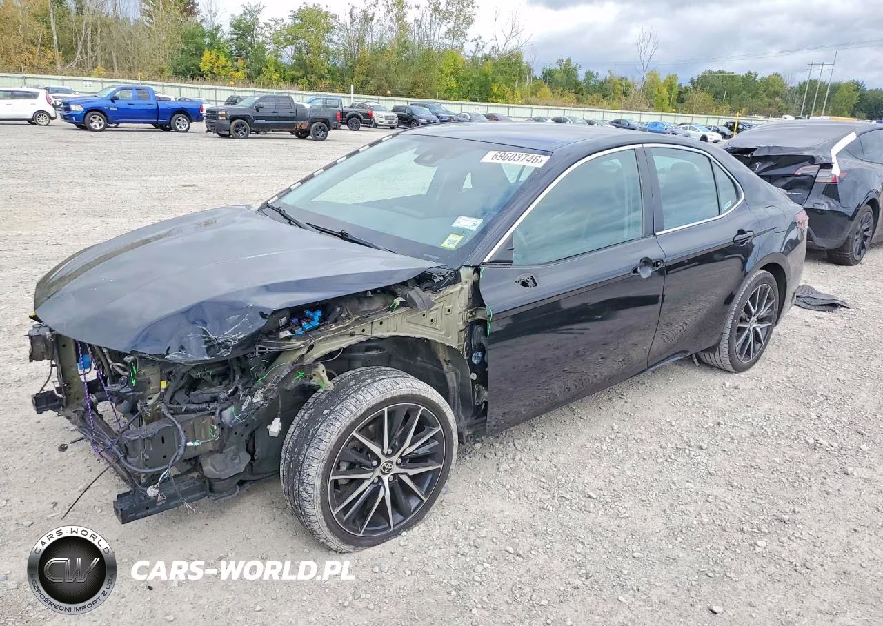 2022 Toyota Camry Se – zdjęcie 1 z 13
