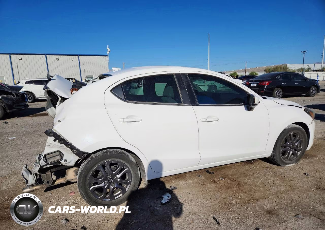 2019 Toyota Yaris Le VIN:3MYDLBYV5KY523285 - 3