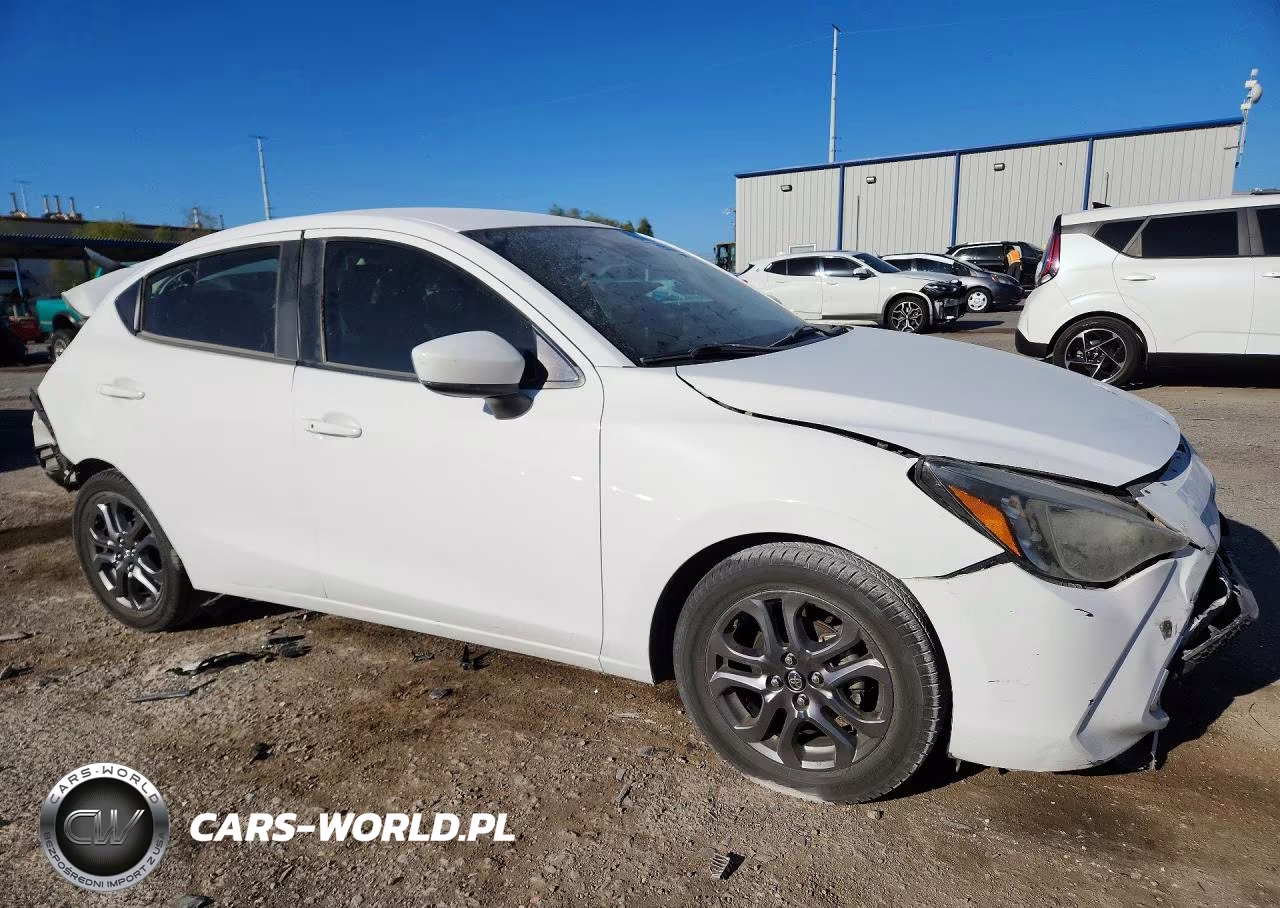 2019 Toyota Yaris Le VIN:3MYDLBYV5KY523285 - 4