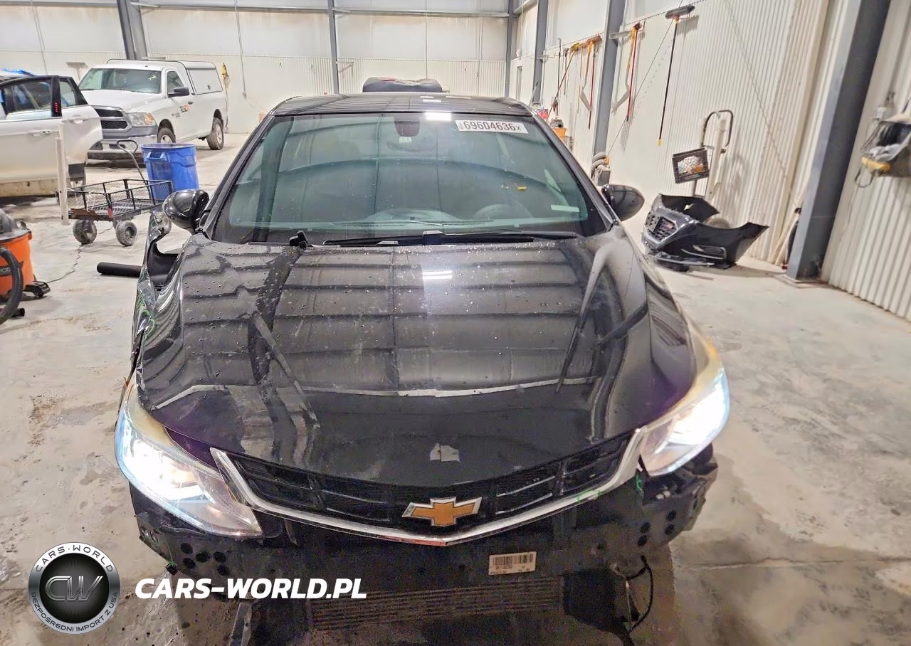 2018 Chevrolet Cruze Lt VIN:1G1BE5SM1J7148649 - 5