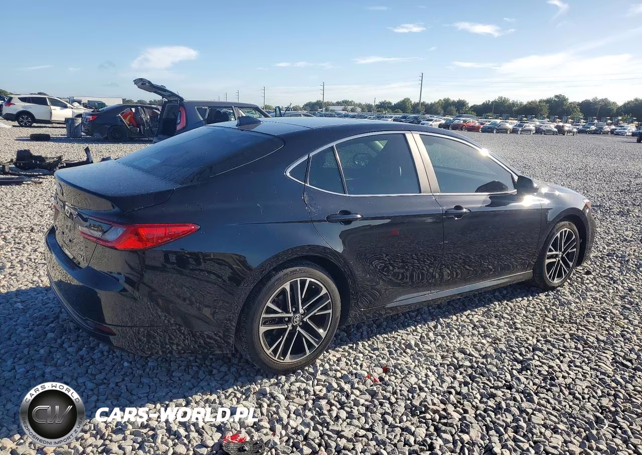 2025 Toyota Camry Xle VIN:4T1DAACK0SU538173 - 3