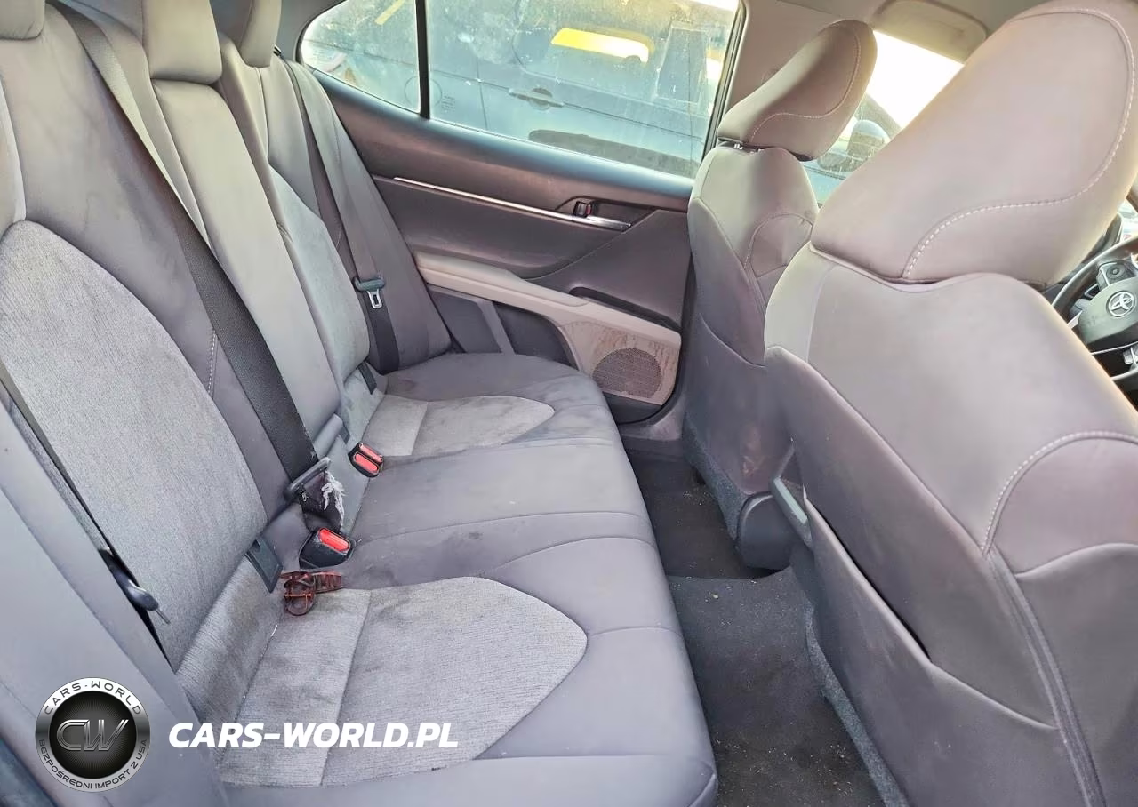 2021 Toyota Camry Le VIN:4T1C11AK2MU470718 - 10