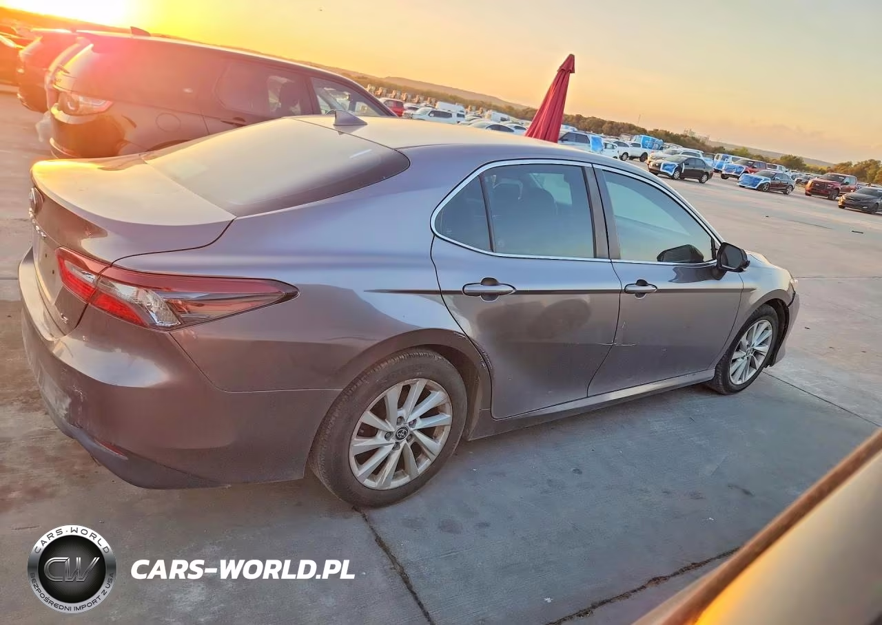 2021 Toyota Camry Le VIN:4T1C11AK2MU470718 - 3
