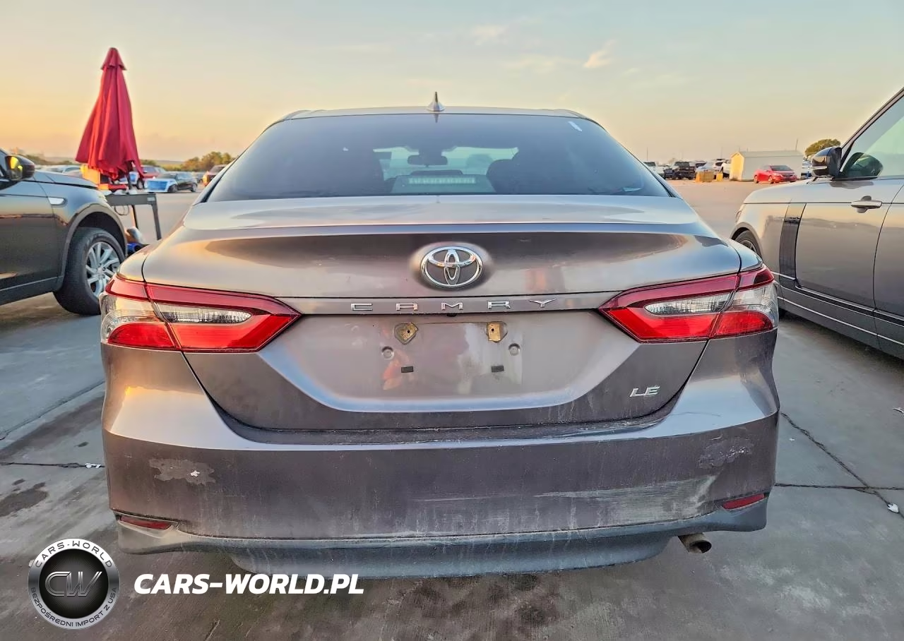 2021 Toyota Camry Le VIN:4T1C11AK2MU470718 - 6