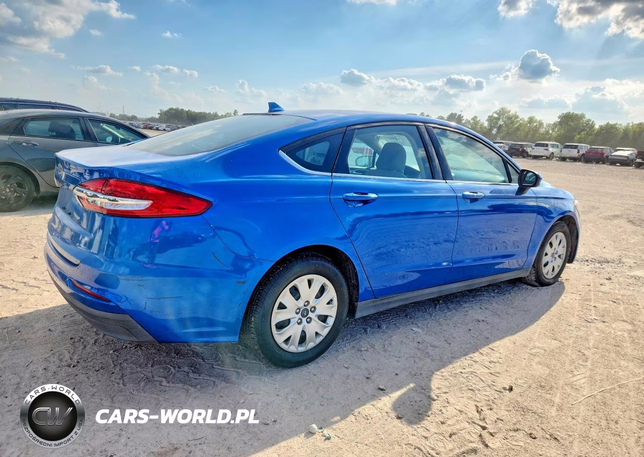 2020 Ford Fusion S VIN:3FA6P0G79LR196717 - 3