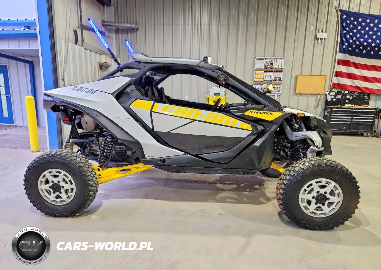 2024 Can-Am Maverick R Utility Vehicle VIN:3JB8GAT45RE000179 - 9