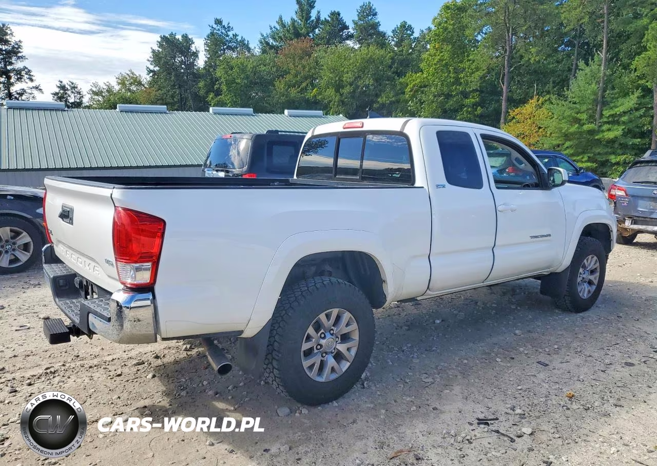 2017 Toyota Tacoma Sr5 V6 VIN:5TFSZ5ANXHX076513 - 3