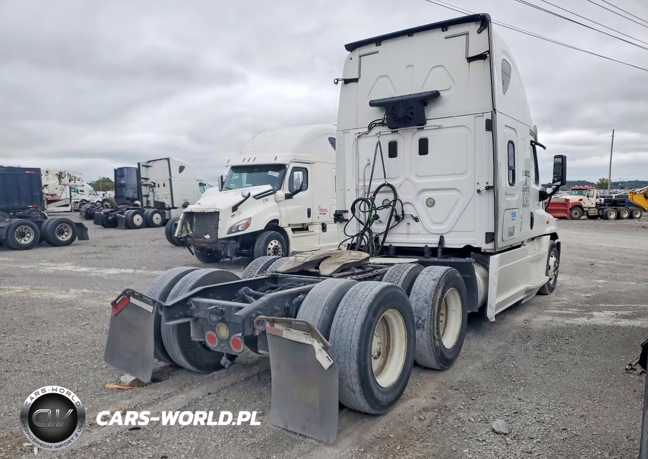 2016 Freightliner Cascadia 125 VIN:3AKJGLD59GSHT8623 - 3