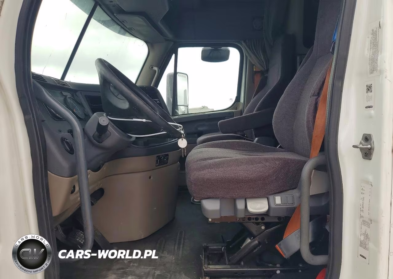 2016 Freightliner Cascadia 125 VIN:3AKJGLD59GSHT8623 - 7