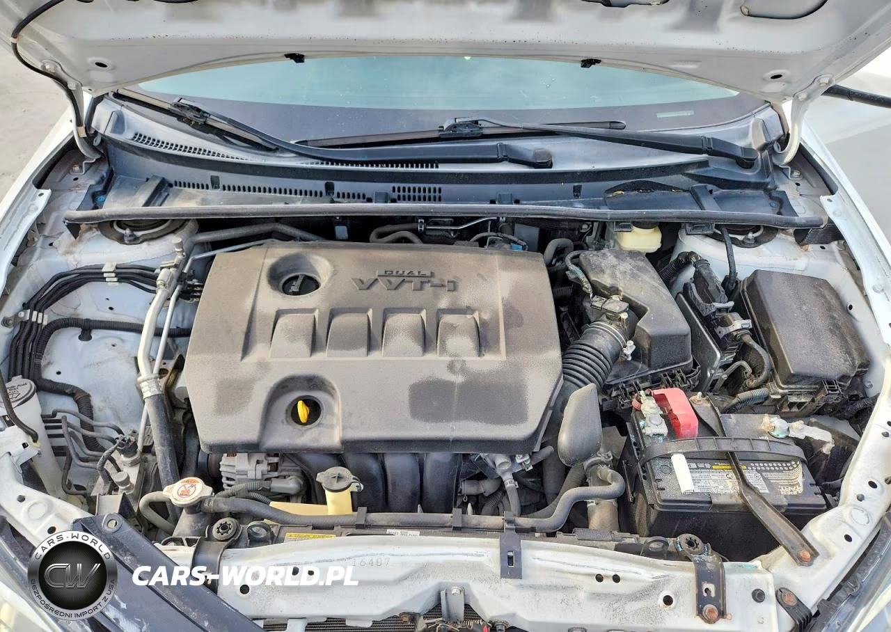 2018 Toyota Corolla Le VIN:5YFBURHE9JP741787 - 11