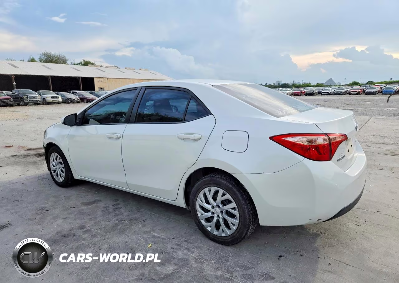 2018 Toyota Corolla Le VIN:5YFBURHE9JP741787 - 2