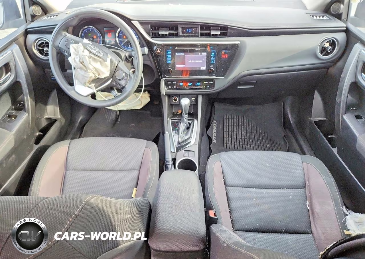 2018 Toyota Corolla Le VIN:5YFBURHE9JP741787 - 8