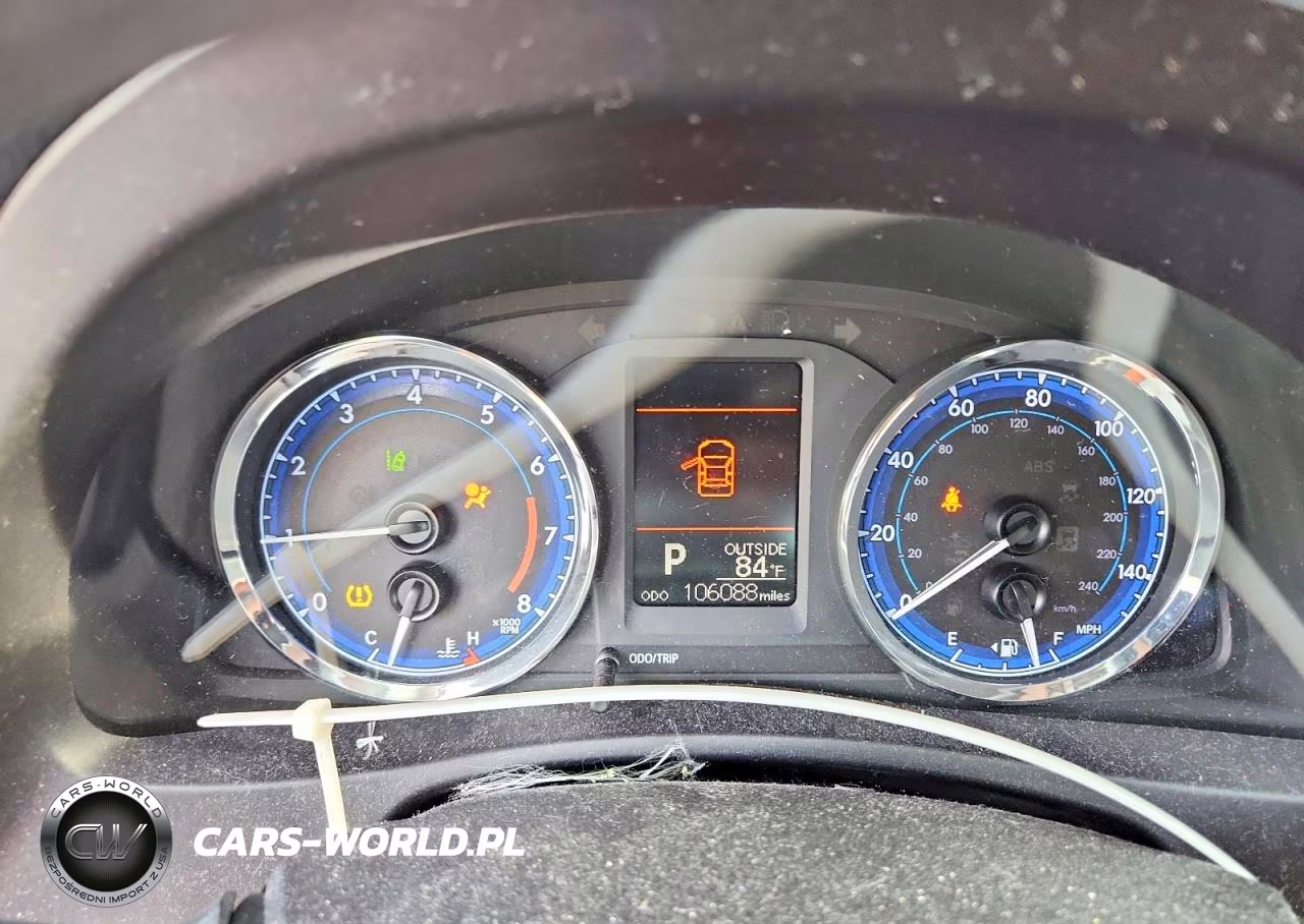 2018 Toyota Corolla Le VIN:5YFBURHE9JP741787 - 9