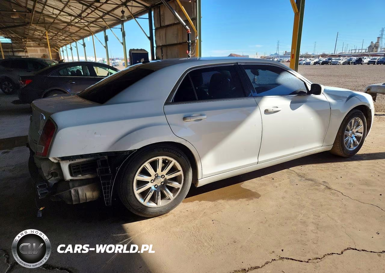 2013 Chrysler 300 VIN:2C3CCAAG7DH588796 - 3
