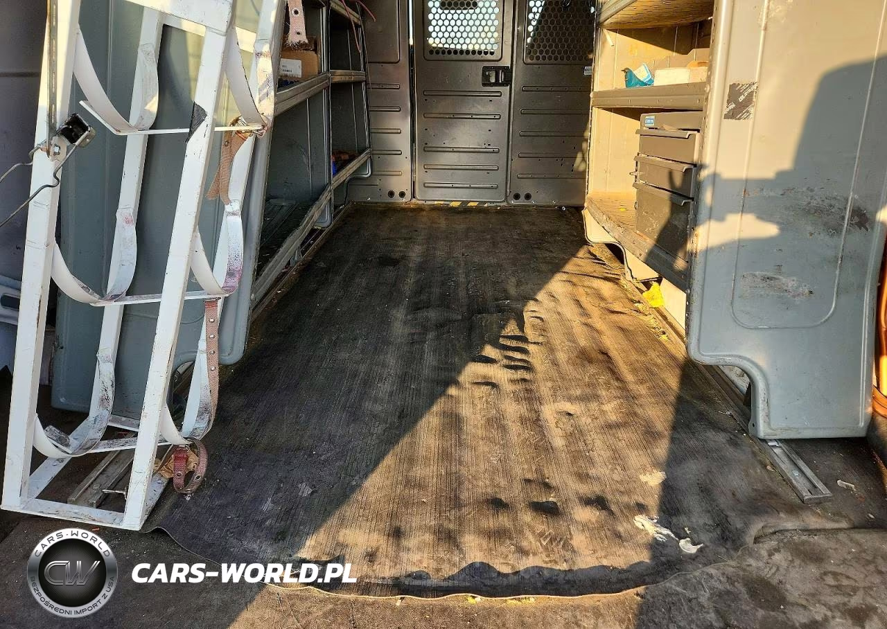 2019 Chevrolet Express G2500 VIN:1GCWGAFP7K1257461 - 10