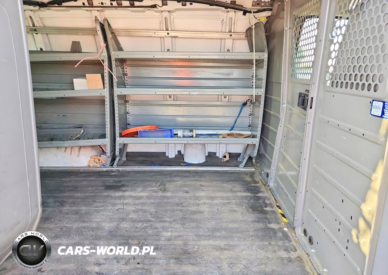 2019 Chevrolet Express G2500 VIN:1GCWGAFP7K1257461 - 11