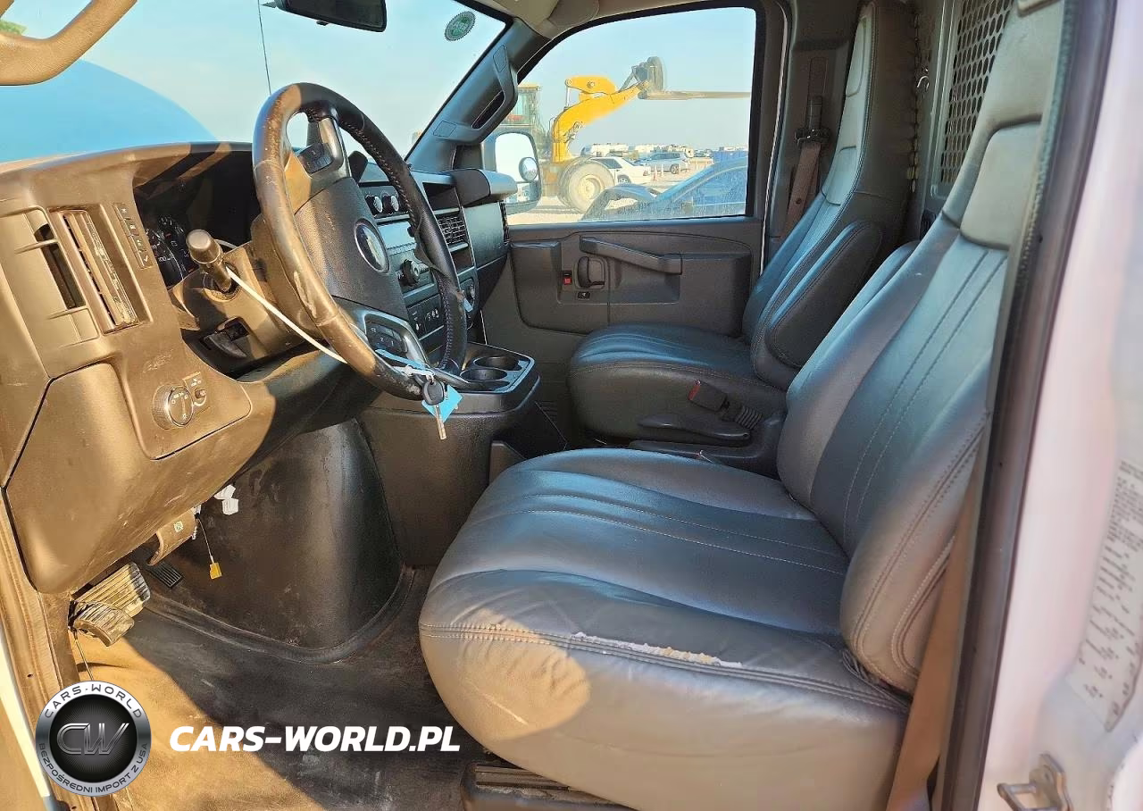 2019 Chevrolet Express G2500 VIN:1GCWGAFP7K1257461 - 7