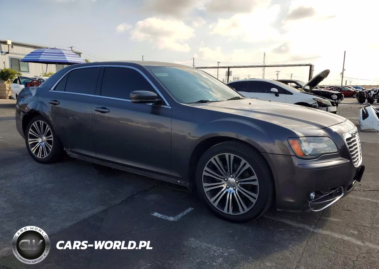2014 Chrysler 300 S VIN:2C3CCABG6EH141800 - 4