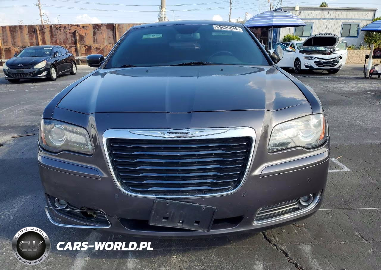 2014 Chrysler 300 S VIN:2C3CCABG6EH141800 - 5