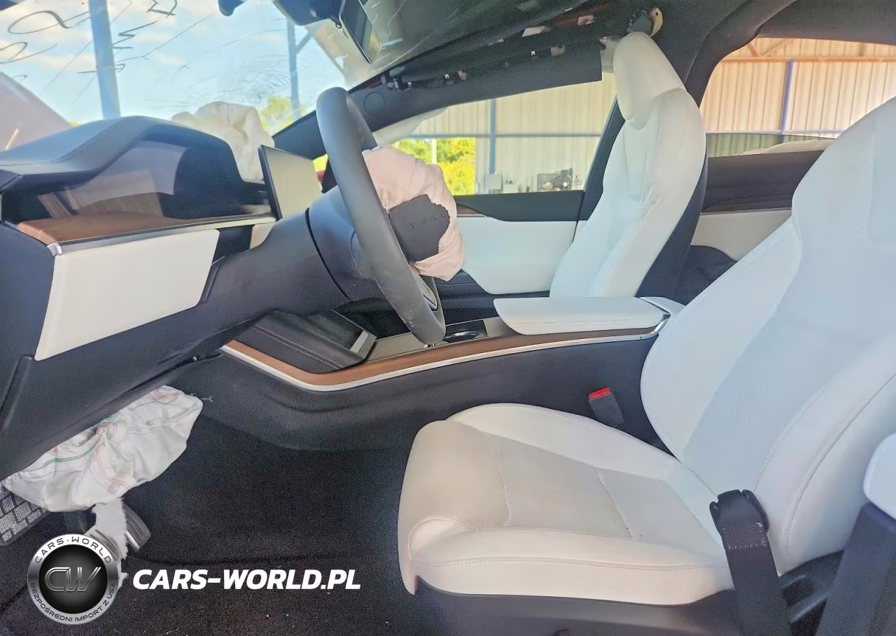 2023 Tesla Model X VIN:7SAXCBE52PF426826 - 7