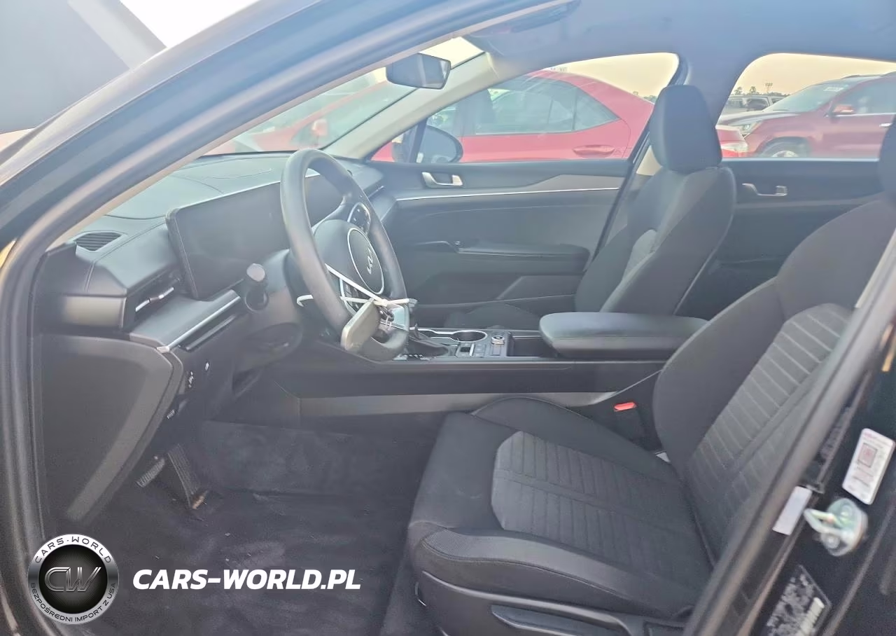 2026 Kia K5 Lxs VIN:KNAG24J7XT5405136 - 9