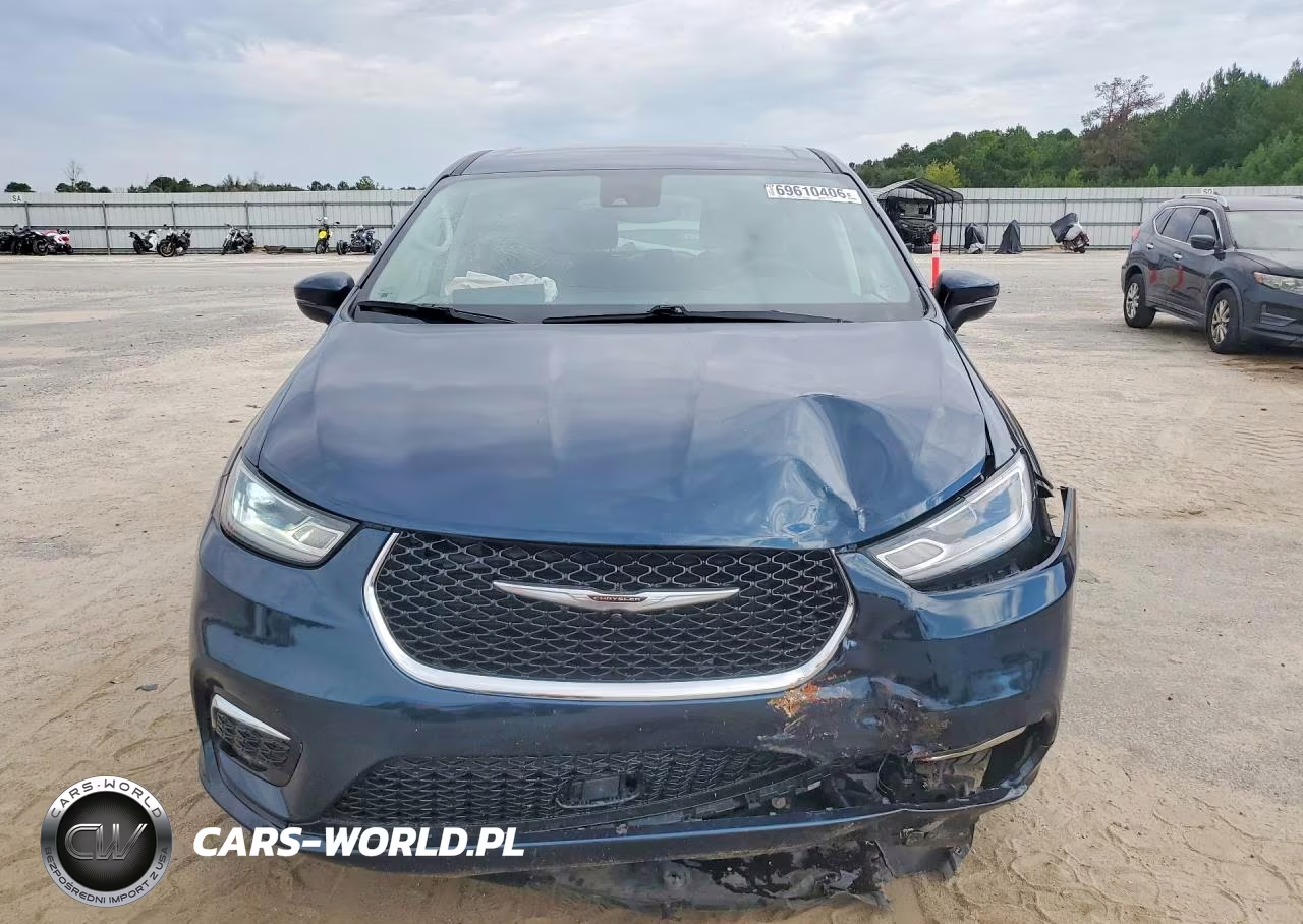 2023 Chrysler Pacifica Touring L VIN:2C4RC1BG1PR632018 - 5