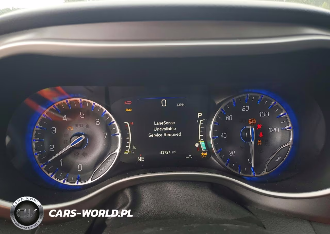 2023 Chrysler Pacifica Touring L VIN:2C4RC1BG1PR632018 - 9