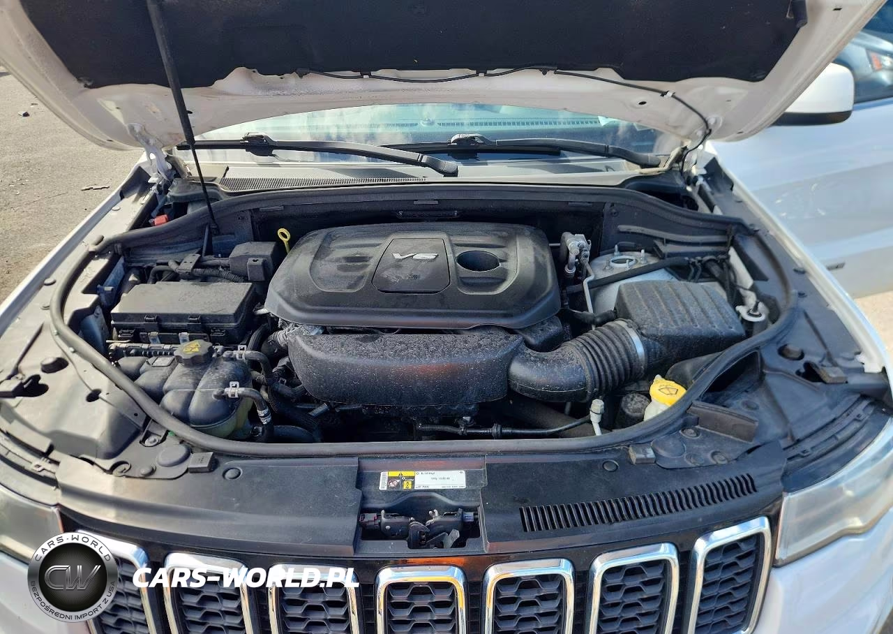 2018 Jeep Grand Cherokee Laredo VIN:1C4RJEAG3JC181981 - 12