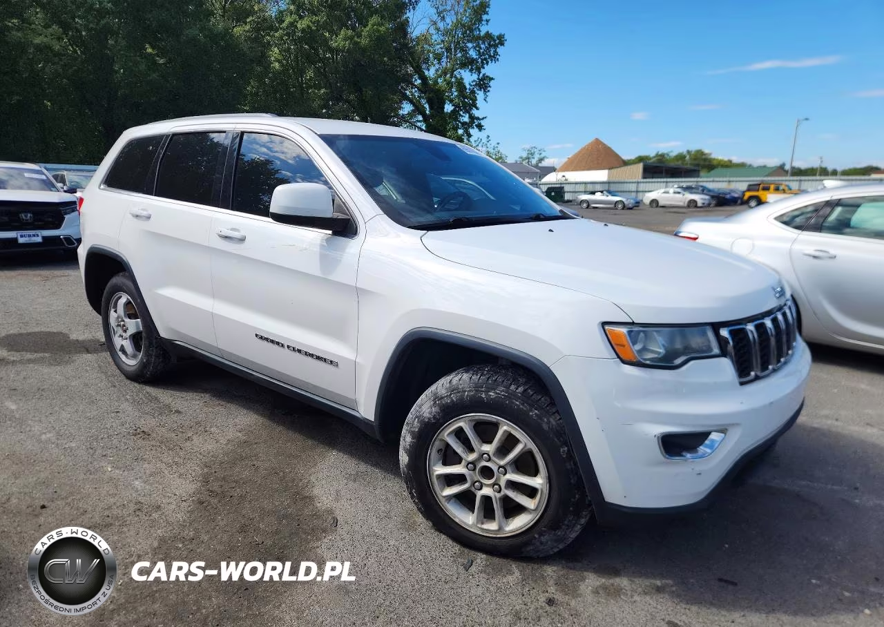 2018 Jeep Grand Cherokee Laredo VIN:1C4RJEAG3JC181981 - 4