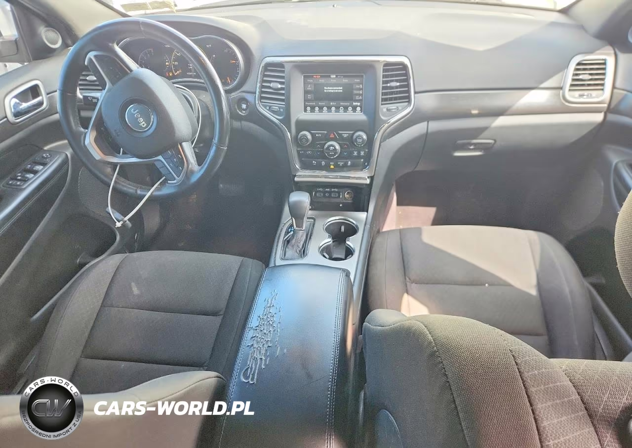 2018 Jeep Grand Cherokee Laredo VIN:1C4RJEAG3JC181981 - 8