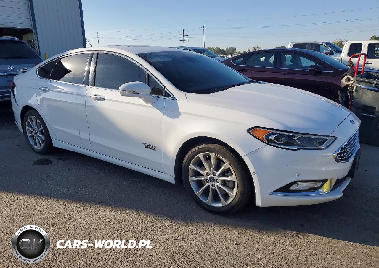 2017 Ford Fusion Titanium Phev VIN:3FA6P0SUXHR152276 - 4