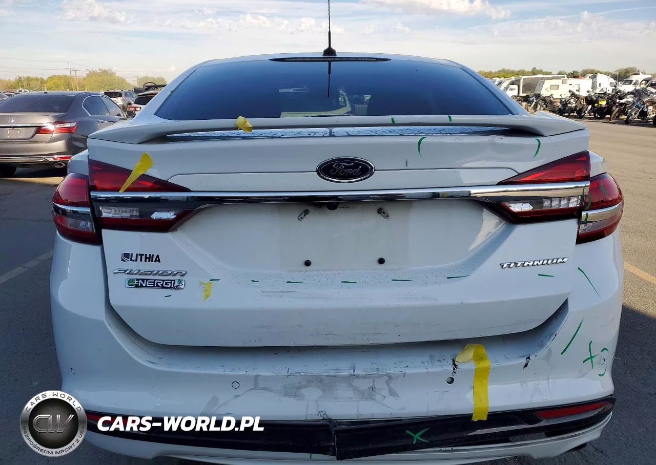 2017 Ford Fusion Titanium Phev VIN:3FA6P0SUXHR152276 - 6