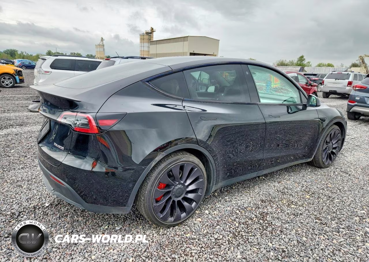 2021 Tesla Model Y VIN:5YJYGDEF2MF247773 - 3