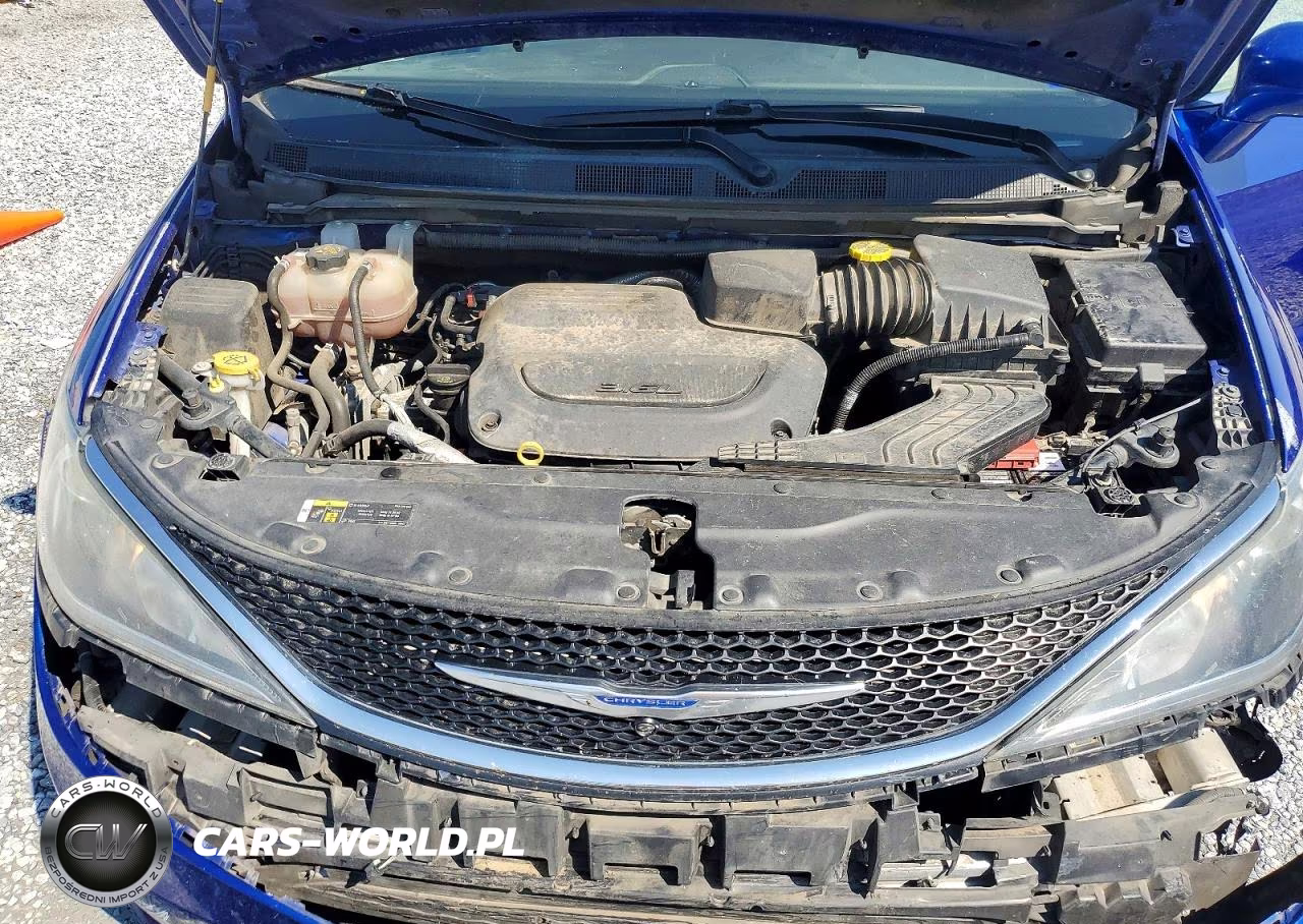 2019 Chrysler Pacifica Touring L VIN:2C4RC1BG7KR652198 - 12