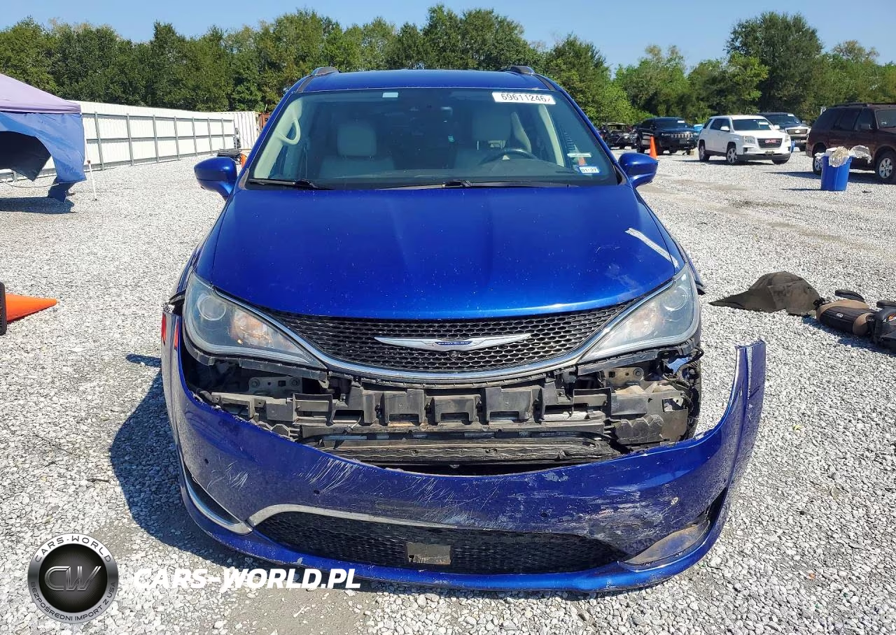 2019 Chrysler Pacifica Touring L VIN:2C4RC1BG7KR652198 - 5