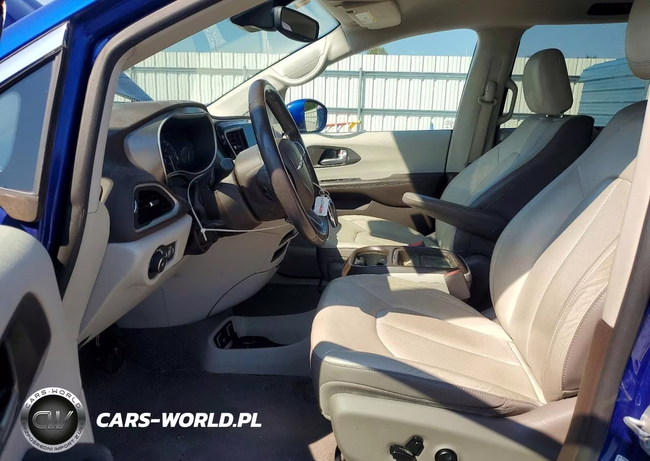 2019 Chrysler Pacifica Touring L VIN:2C4RC1BG7KR652198 - 7
