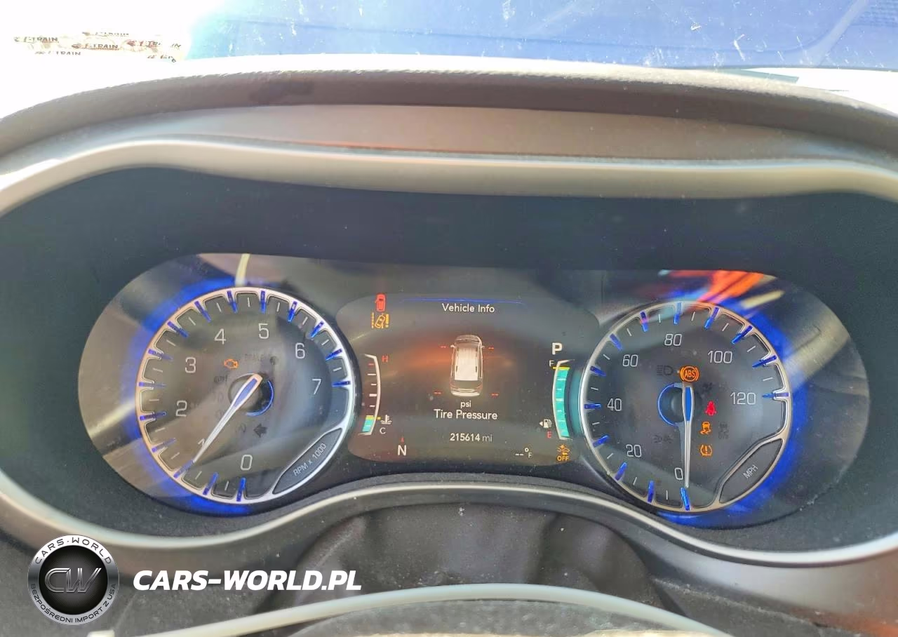 2019 Chrysler Pacifica Touring L VIN:2C4RC1BG7KR652198 - 9