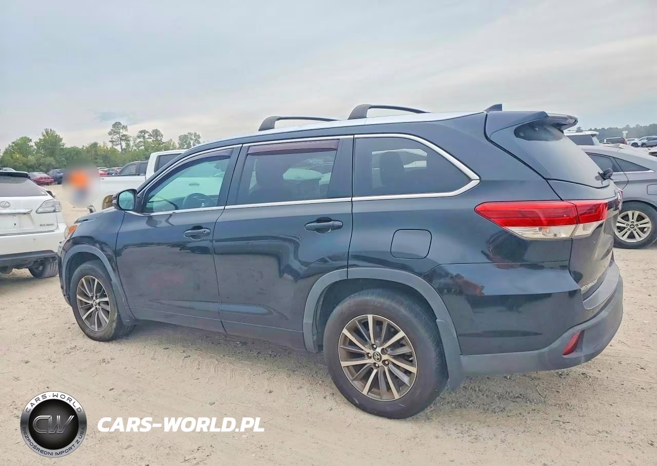 2018 Toyota Highlander VIN:5TDJZRFH3JS555325 - 2