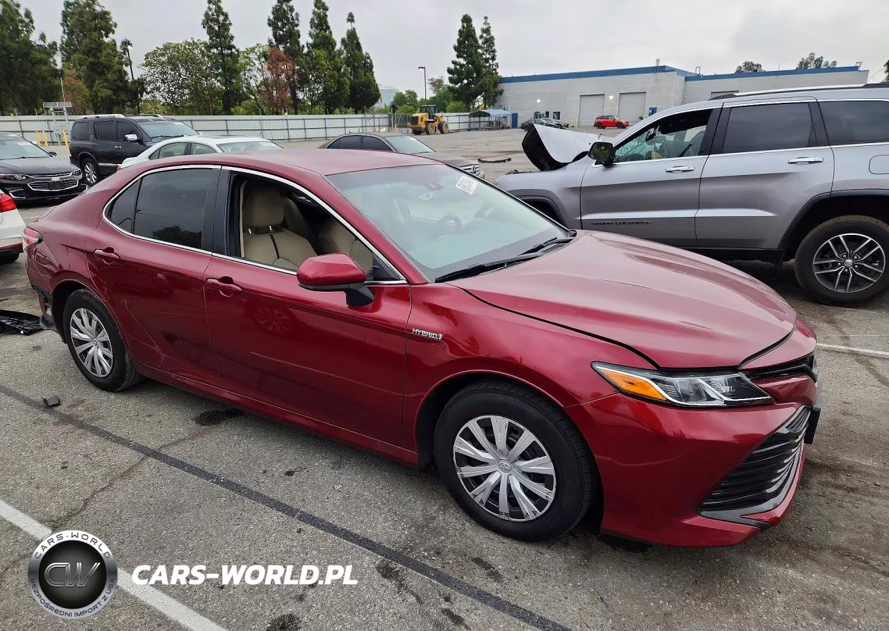 2018 Toyota Camry Le VIN:4T1B31HK1JU501299 - 4
