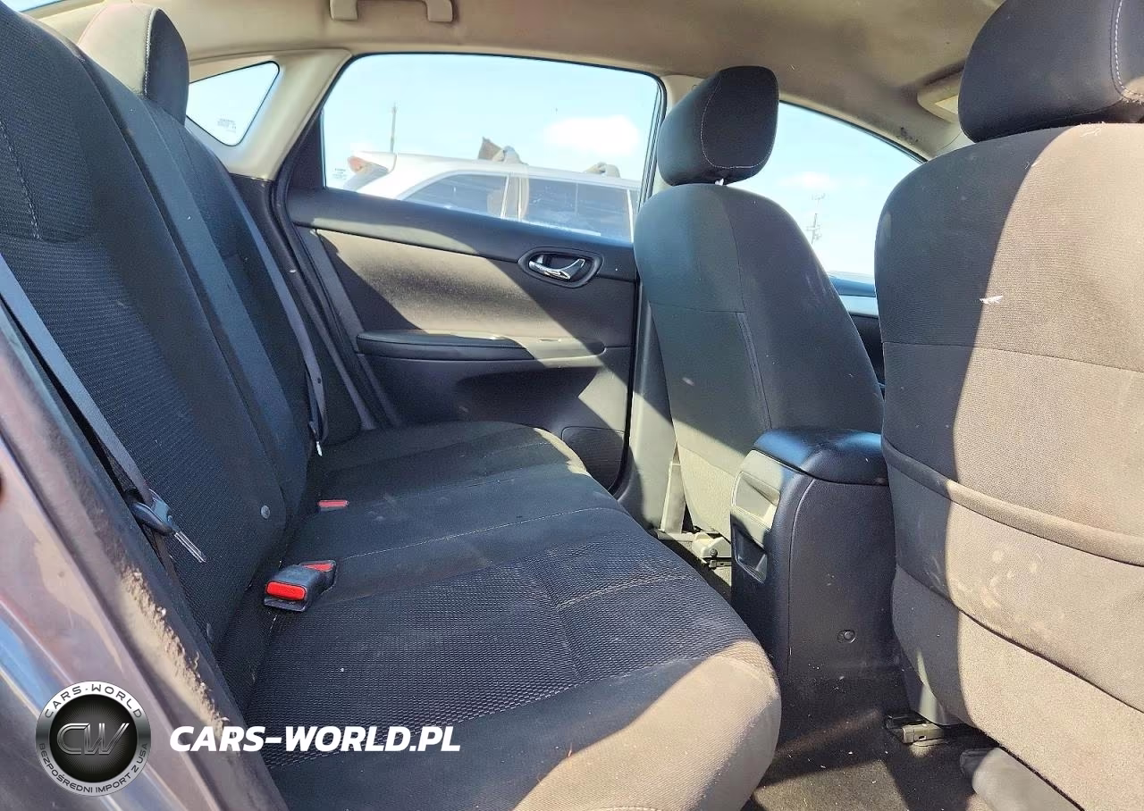 2018 Nissan Sentra S VIN:3N1AB7AP4JY300198 - 10
