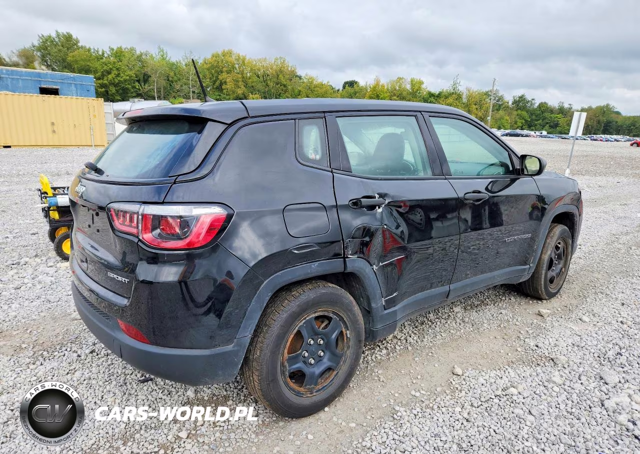 2018 Jeep Compass Sport VIN:3C4NJCAB9JT359145 - 3
