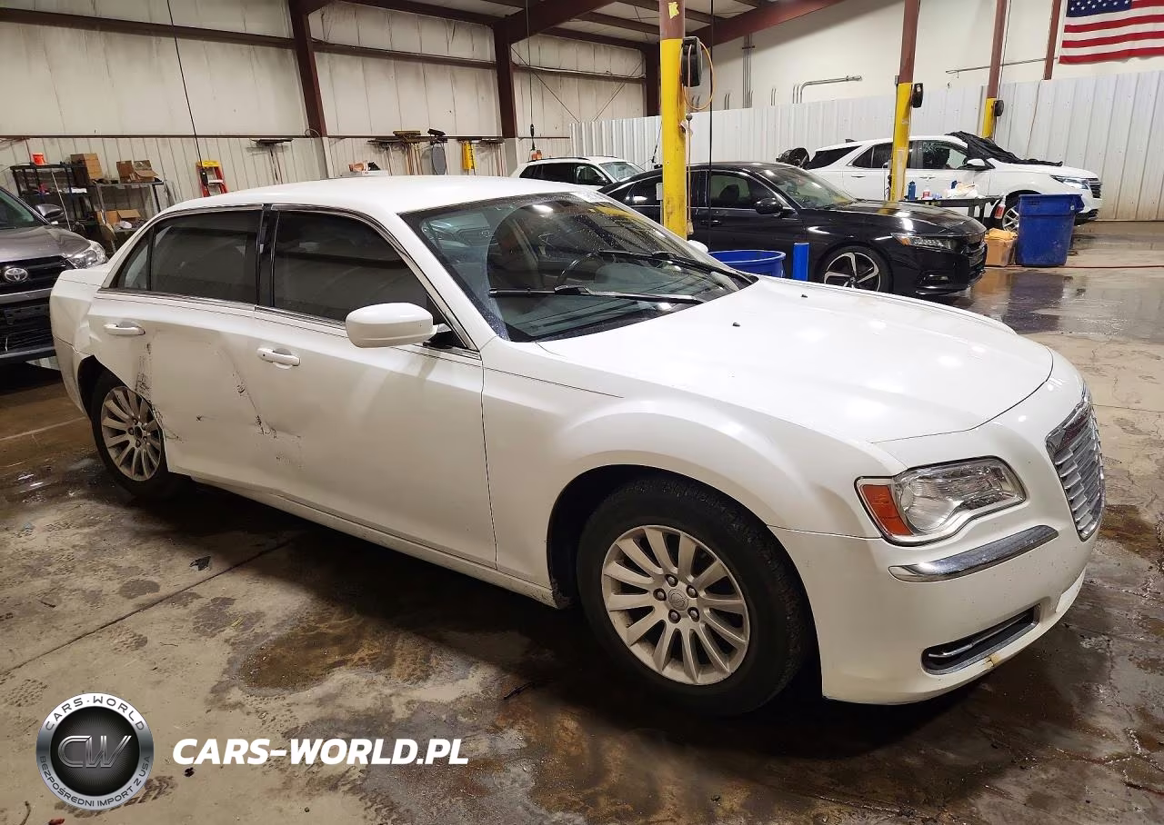 2012 Chrysler 300 VIN:2C3CCAAG5CH186192 - 4
