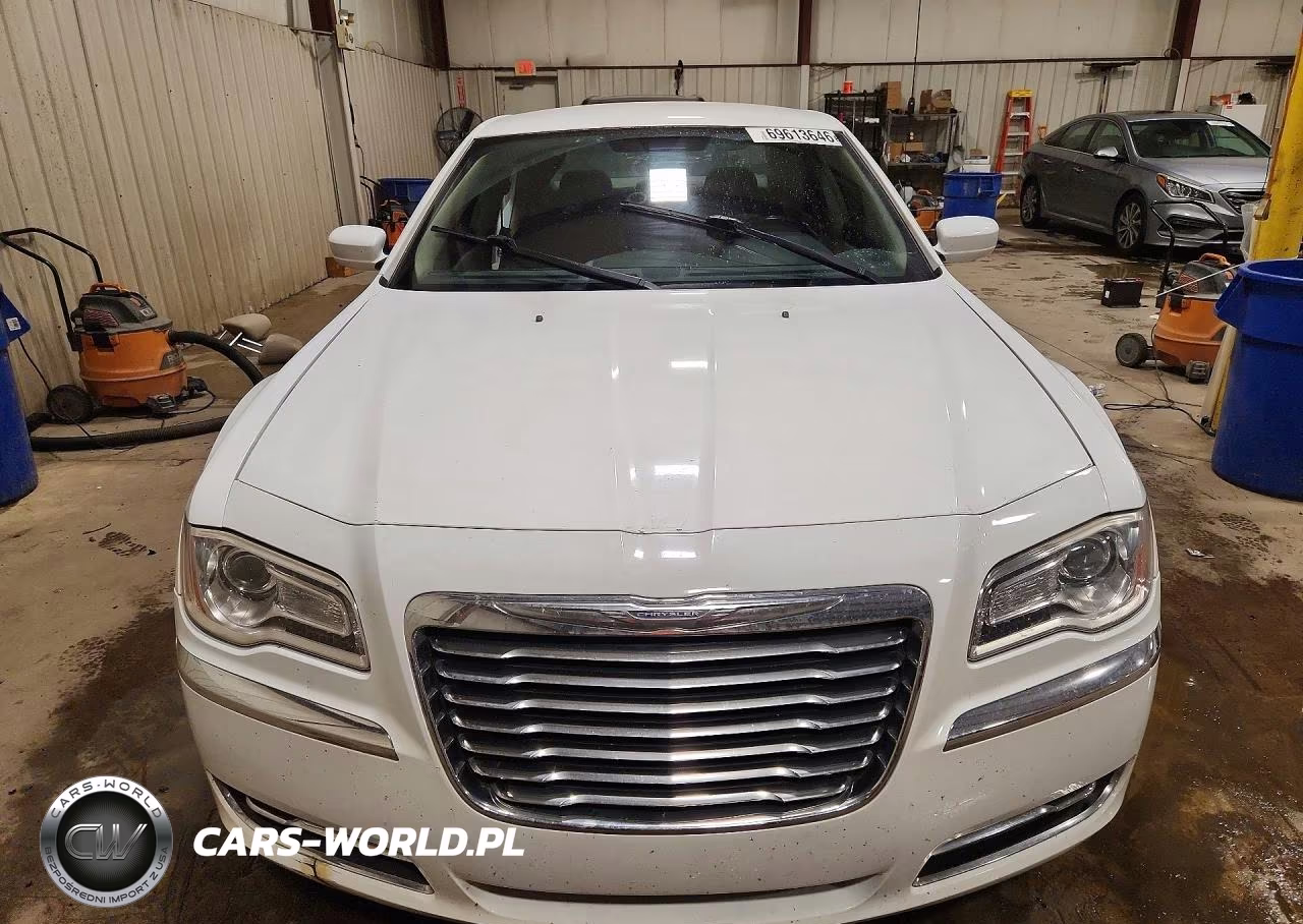 2012 Chrysler 300 VIN:2C3CCAAG5CH186192 - 5