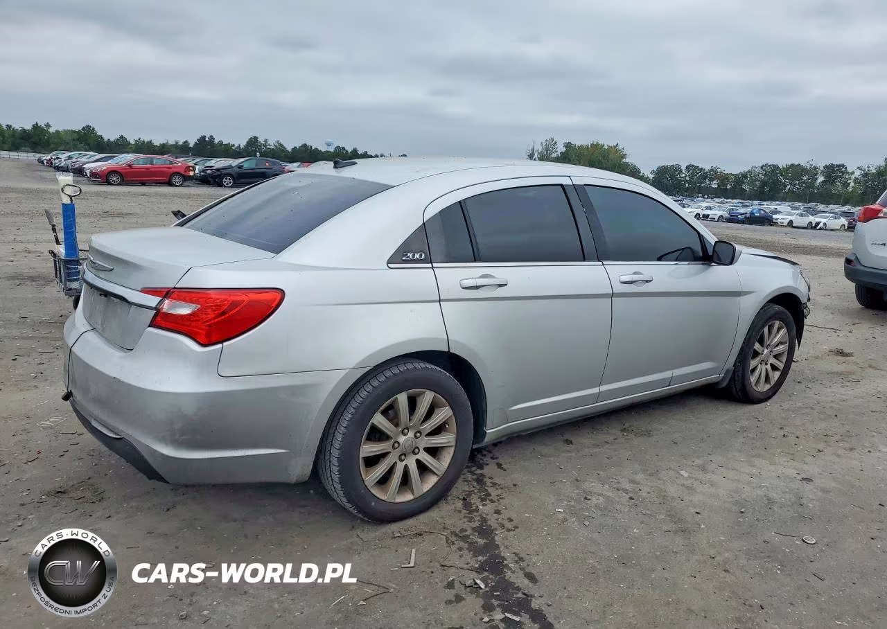 2011 Chrysler 200 Touring VIN:1C3BC1FG8BN602312 - 3