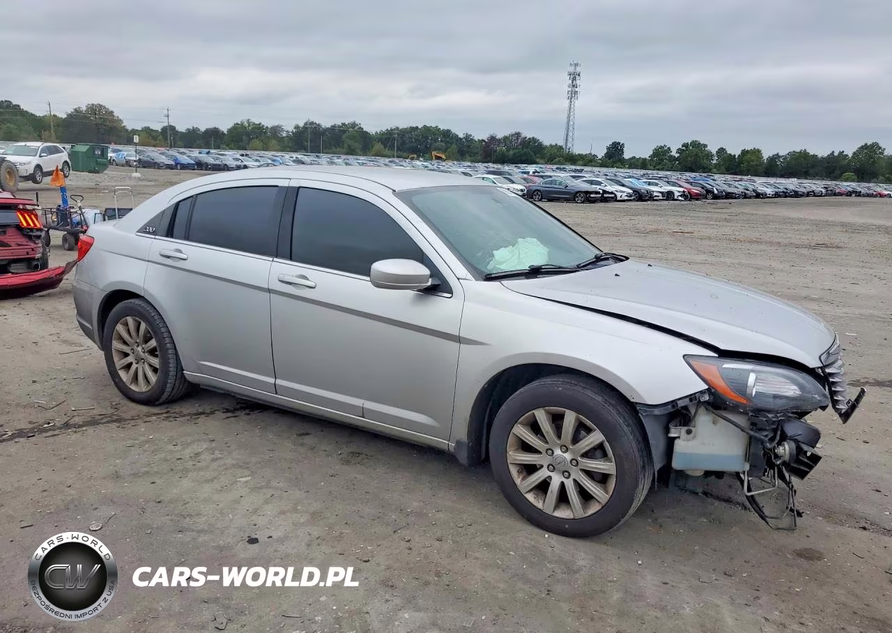 2011 Chrysler 200 Touring VIN:1C3BC1FG8BN602312 - 4