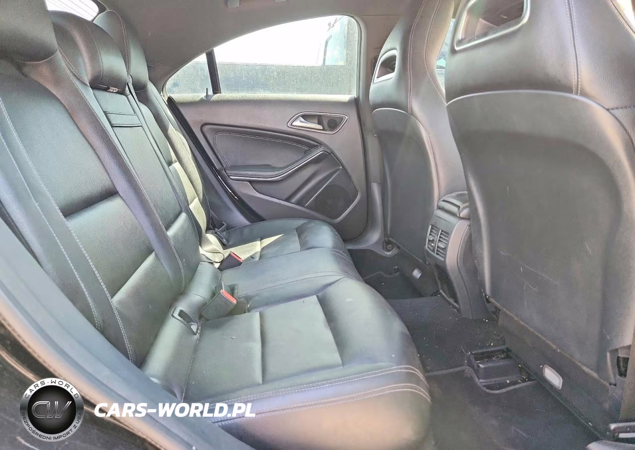 2018 Mercedes-Benz Cla 250 VIN:WDDSJ4EB4JN543594 - 10