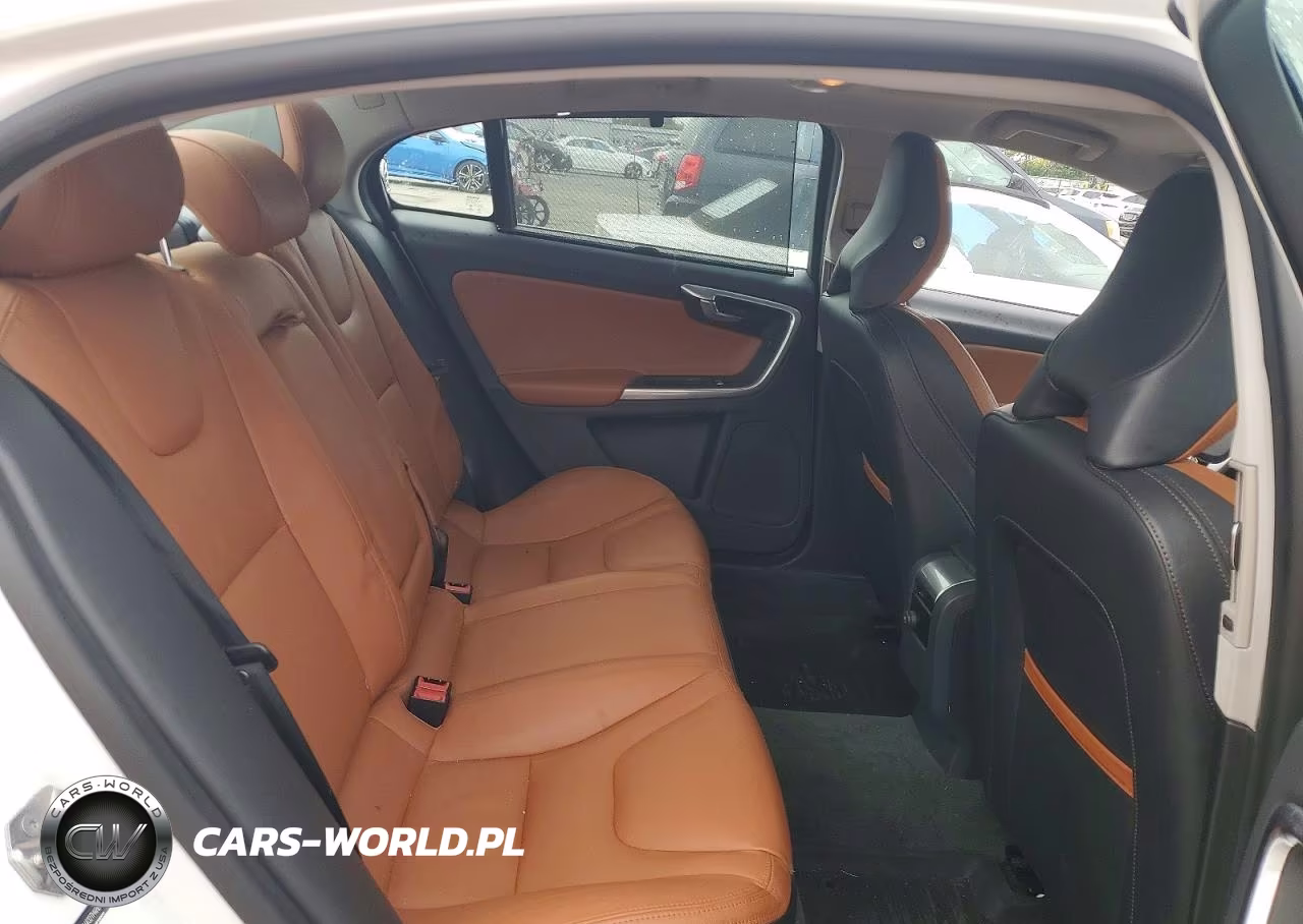 2017 Volvo S60 Platinum VIN:LYV402TM4HB153085 - 10