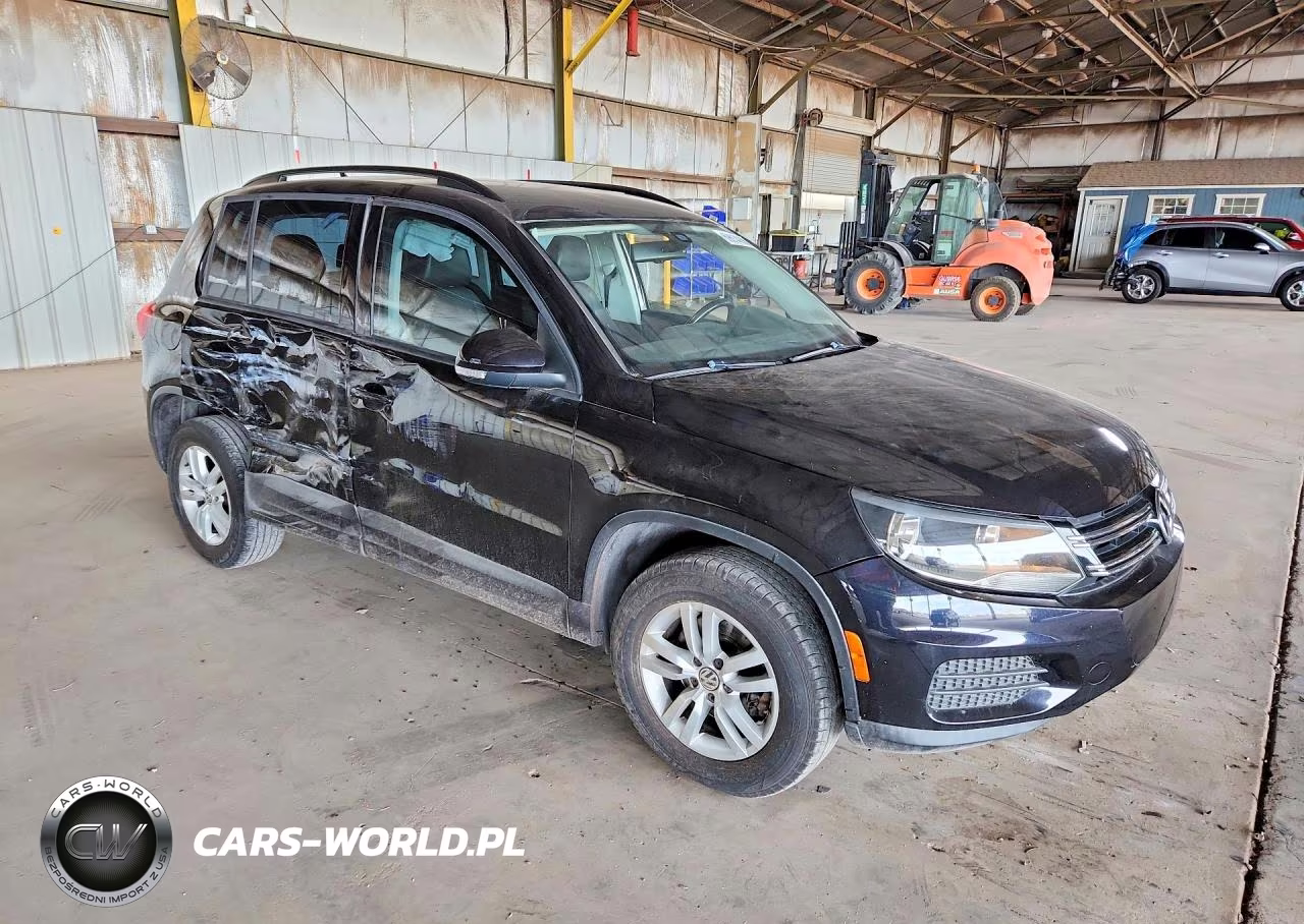 2017 Volkswagen Tiguan S VIN:WVGAV7AX6HK019934 - 4