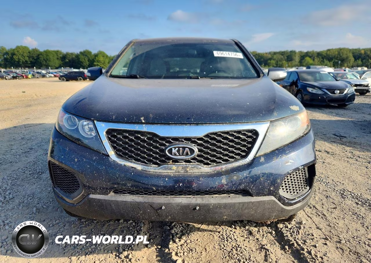 2011 Kia Sorento Lx VIN:5XYKT3A10BG035076 - 5